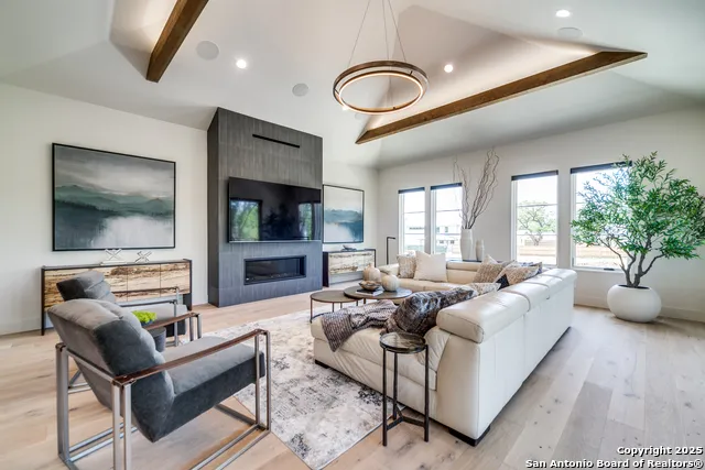 401 Oak Park Dr Unit B Boerne, TX 78006